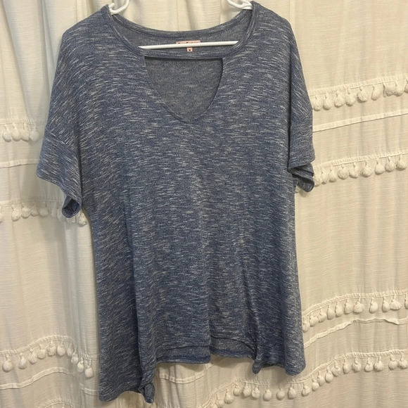 Juicy Couture Blue Keyhole Short Sleeve‎ Top Size Medium - Picture 2 of 8